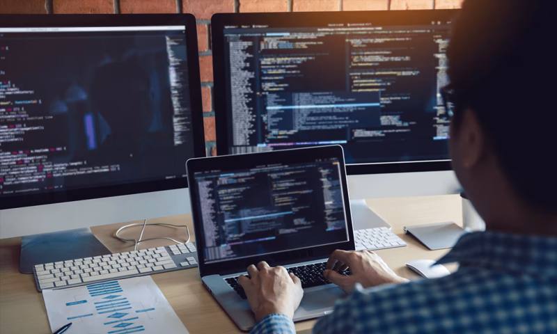 数据科学选型:R与Python如何赋能潍城区网站建设?